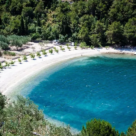 Kameni Dvori *