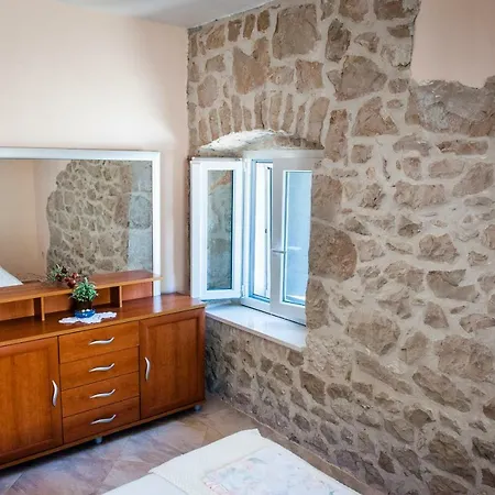 Kameni Dvori Willa