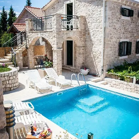 Kameni Dvori